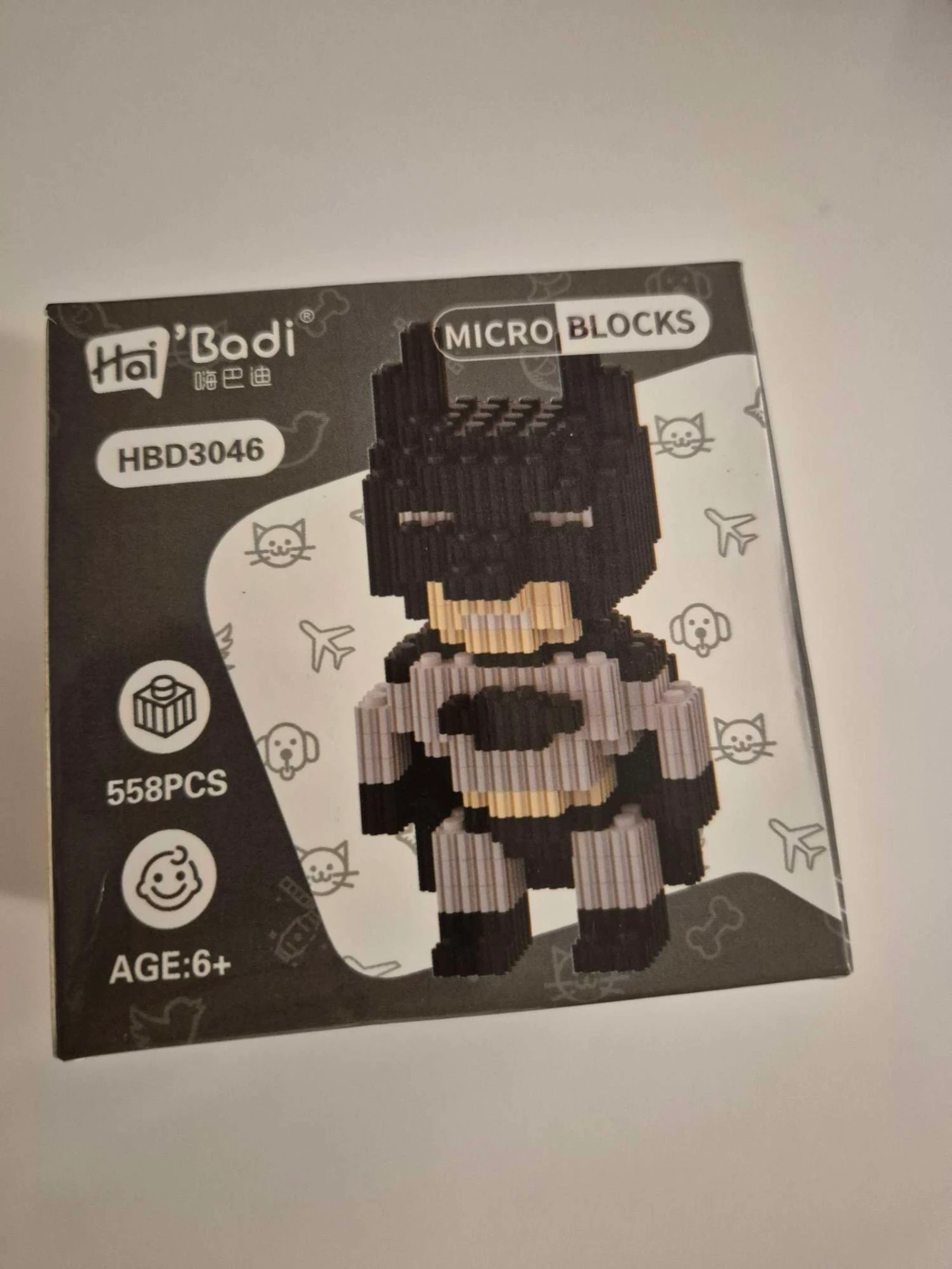 Conjunto de micro blocos para montar a figura do Batman.